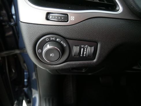 Used 2021 Jeep Cherokee Latitude Lux w/ Trailer Tow Group AWD/4WD image 26