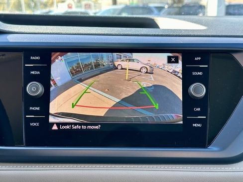New 2024 Volkswagen Taos SE image 22