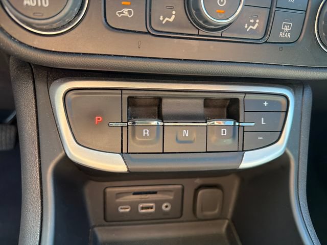 Used 2024 GMC Terrain SLT AWD/4WD image 26