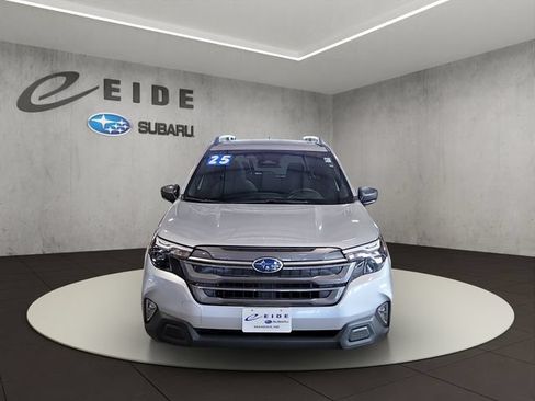 Used 2025 Subaru Forester Premium AWD/4WD image 8