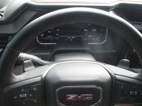 Used 2023 GMC Sierra 1500 AT4 w/ AT4 Premium Package AWD/4WD image 37
