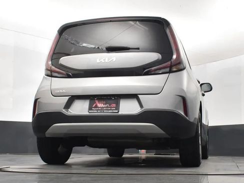 Used 2023 Kia Soul LX w/ LX Technology Package FWD image 13