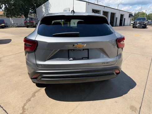 Used 2026 Chevrolet Trax LS FWD image 29