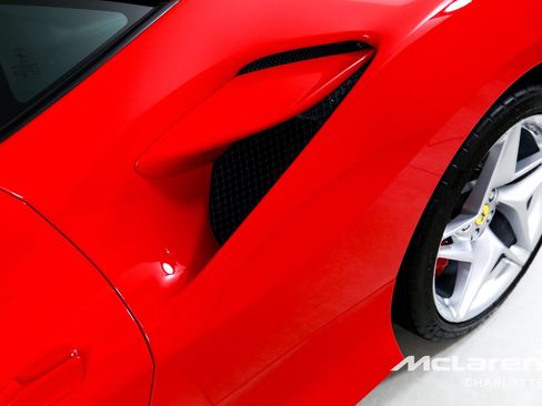 Used 2020 Ferrari F8 Tributo RWD image 33