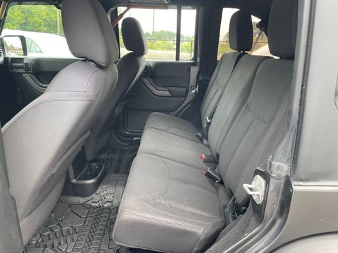 Used 2018 Jeep Wrangler Unlimited Sport AWD/4WD image 16