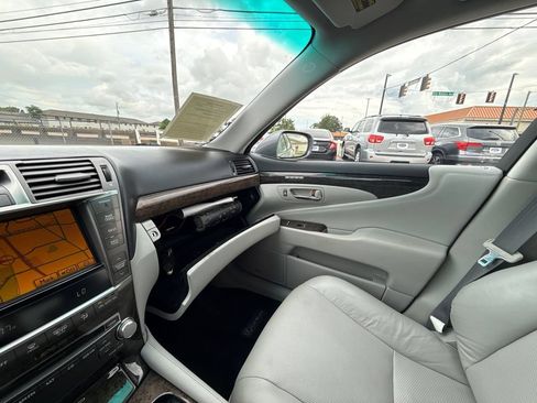 Used 2012 Lexus LS 460 w/ Comfort Pkg RWD image 30