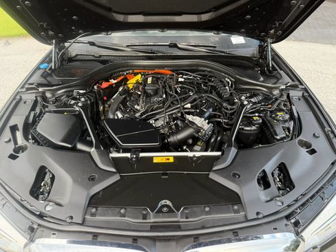 Used 2018 BMW 530e xDrive image 13