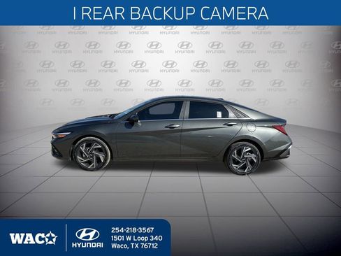 Used 2025 Hyundai Elantra SEL w/ Cargo Package image 10
