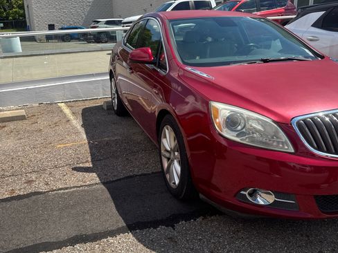 Used 2013 Buick Verano Leather FWD image 3