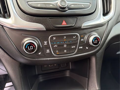 Used 2019 Chevrolet Equinox LT AWD/4WD image 27