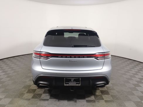 Certified 2023 Porsche Macan image 6