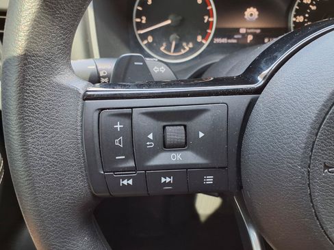 Used 2023 Nissan Rogue SV AWD/4WD image 16