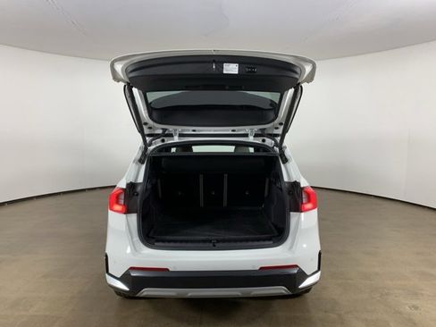 Used 2025 BMW X1 xDrive28i w/ Technology Package image 12