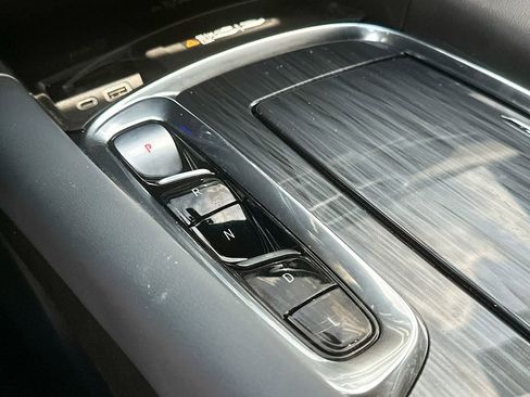 Used 2023 Buick Enclave Essence w/ Sport Touring Edition image 22