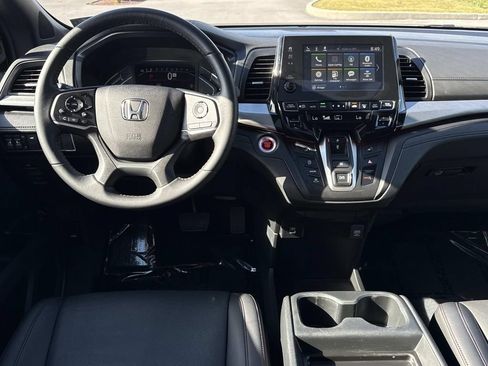 Used 2023 Honda Odyssey Sport image 3