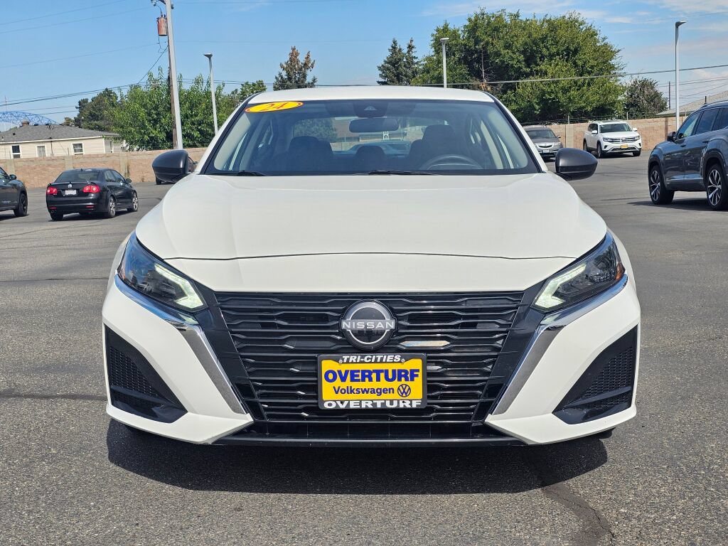 Used 2024 Nissan Altima 2.5 S FWD image 9