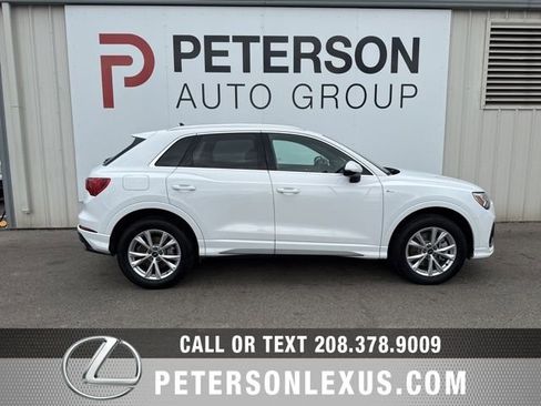 Used 2025 Audi Q3 2.0T Premium image 3