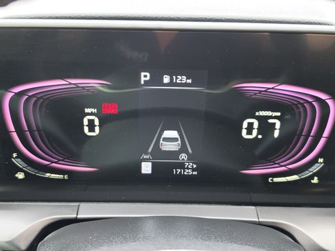 Used 2024 Kia Telluride S w/ S Sunroof Package FWD image 16