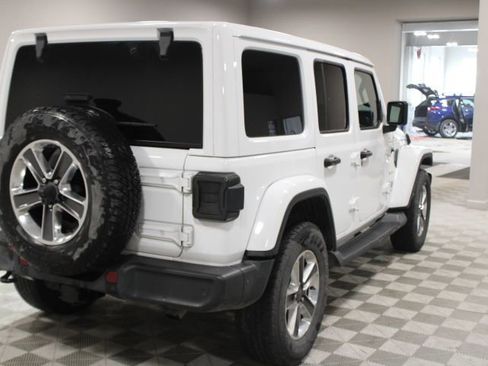 Used 2019 Jeep Wrangler Unlimited Sahara w/ Uconnect 4C Nav & Sound Group image 7