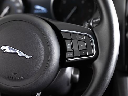 Used 2018 Jaguar F-PACE Premium AWD/4WD image 32