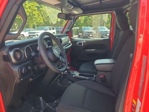 Used 2023 Jeep Wrangler Unlimited AWD/4WD image 9