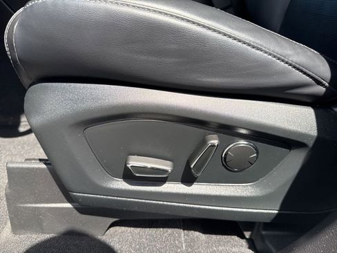 Used 2020 Ford Explorer Platinum AWD/4WD image 16