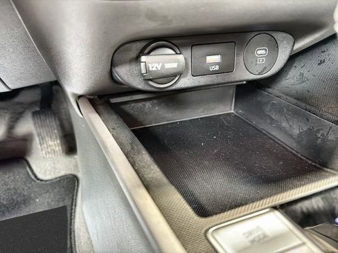 Certified 2024 Hyundai Elantra SE FWD image 28