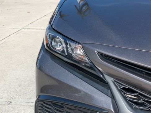 Used 2023 Toyota Camry SE FWD image 9