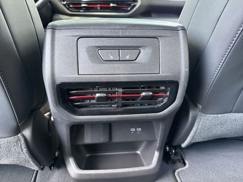 Used 2026 Chevrolet Silverado EV Trail Boss AWD/4WD image 35