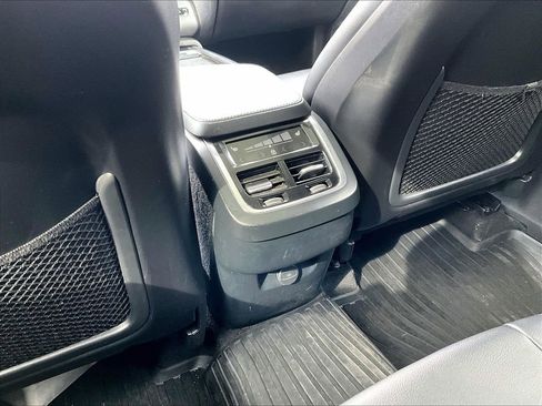 Used 2021 Volvo XC90 T5 Momentum w/ Protection Package Premier image 31