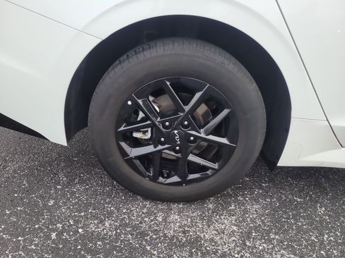 Used 2025 Kia K5 LXS image 8