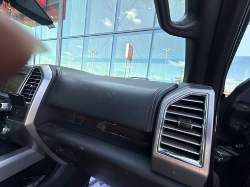 Used 2015 Ford F150 Platinum w/ Equipment Group 701A Luxury AWD/4WD image 13