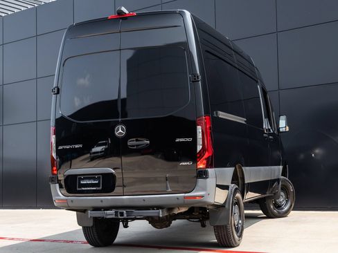 Used 2024 Mercedes-Benz Sprinter 2500 image 8