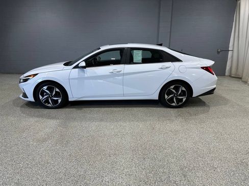 Used 2023 Hyundai Elantra Limited FWD image 5