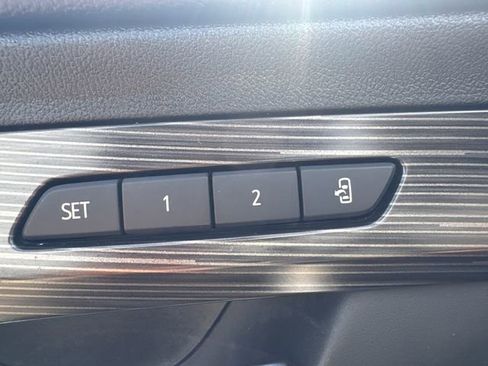 Used 2023 GMC Terrain SLT w/ Infotainment Package II image 27