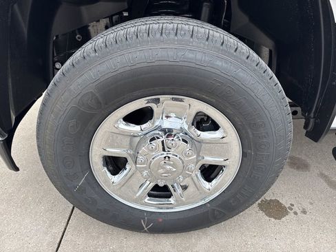 New 2026 RAM 2500 Tradesman AWD/4WD image 4