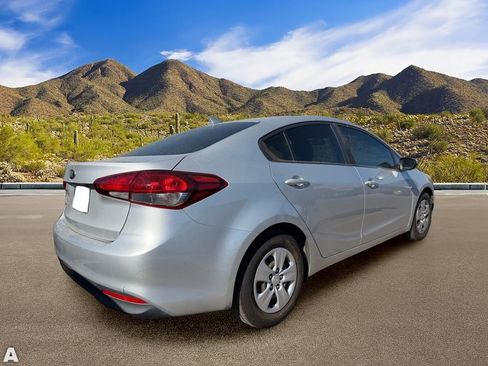 Used 2018 Kia Forte LX image 4