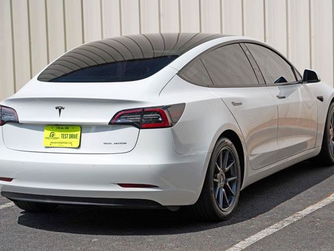 Used 2022 Tesla Model 3 Long Range AWD/4WD image 54