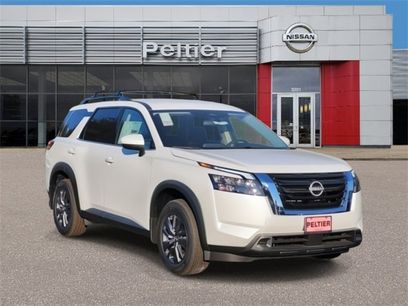 New 2025 Nissan Pathfinder SV