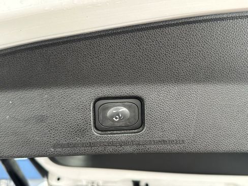 Used 2015 Ford Explorer XLT w/ Equipment Group 202A image 18