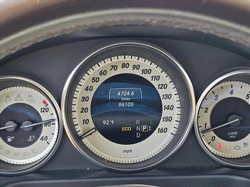 Used 2014 Mercedes-Benz E 350 4MATIC Sedan image 10