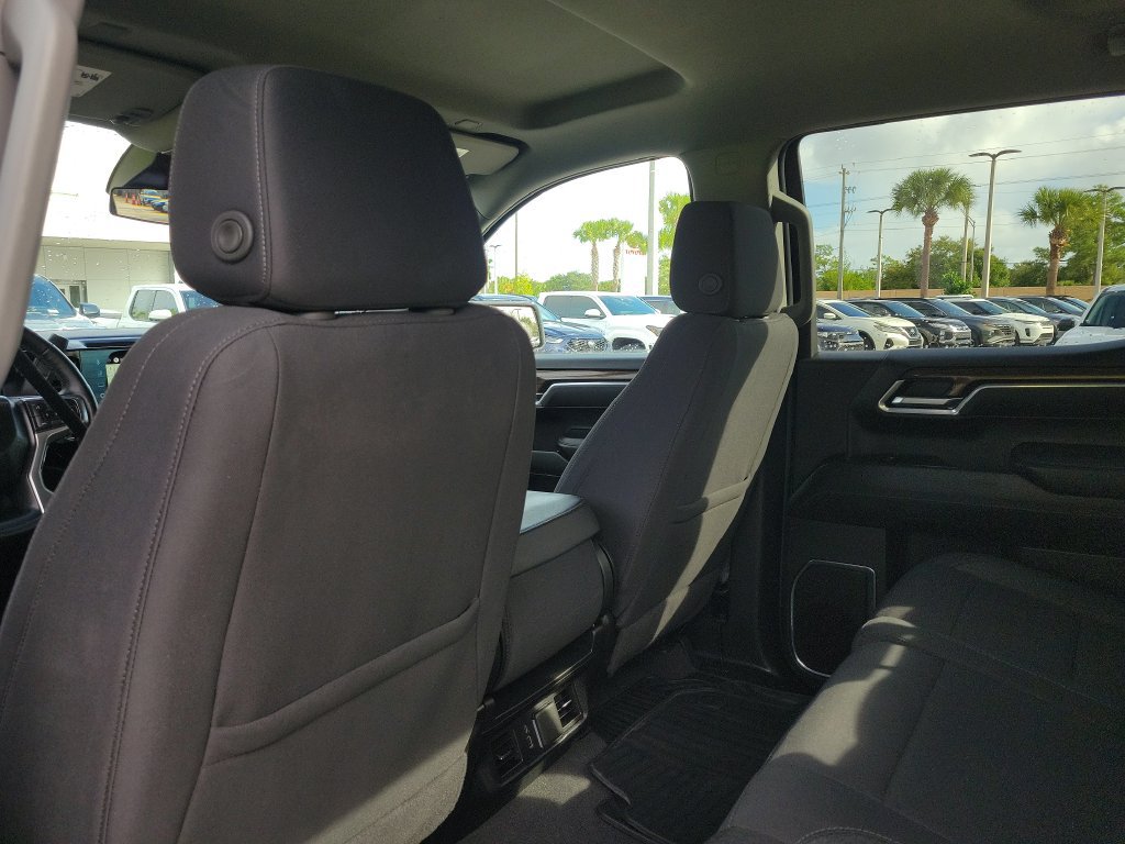 Used 2025 Chevrolet Silverado 1500 LT AWD/4WD image 25