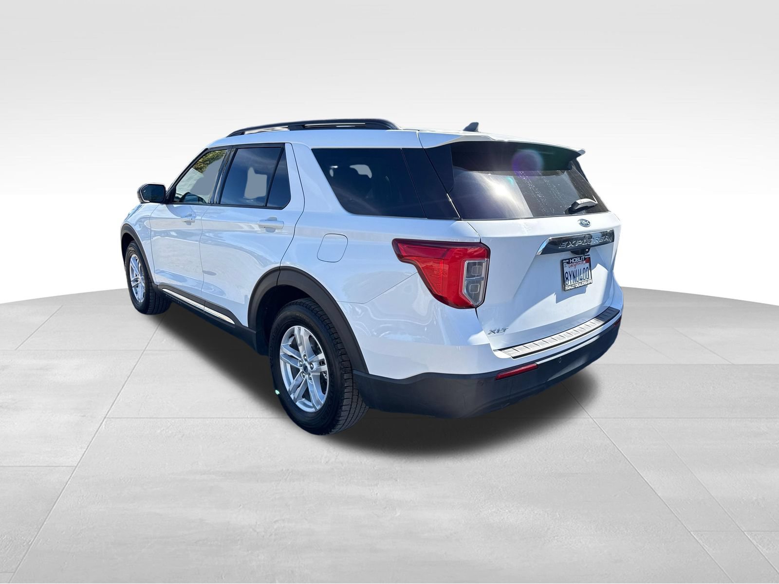 Used 2021 Ford Explorer XLT RWD image 3