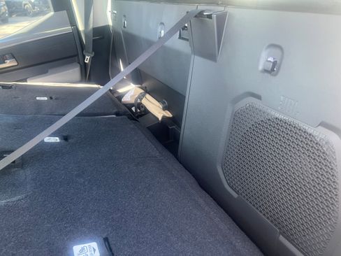 Used 2022 Toyota Tundra Limited image 11