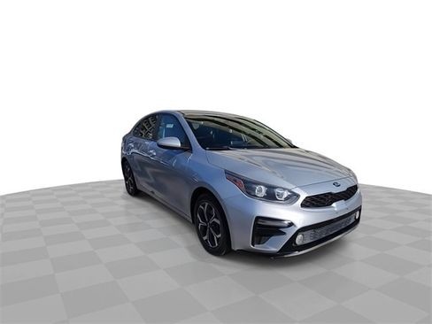 Used 2019 Kia Forte LXS image 2
