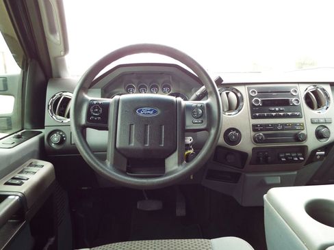 Used 2016 Ford F250 XLT w/ XLT Value Package AWD/4WD image 12