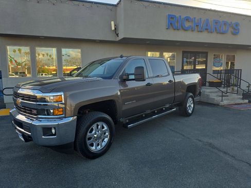 Used 2015 Chevrolet Silverado 2500 LT w/ LT Convenience Package image 30