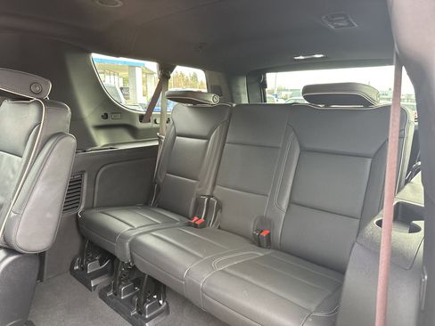 Certified 2025 Chevrolet Suburban Premier image 11