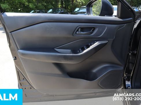 Used 2024 Nissan Rogue S FWD image 15