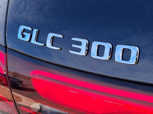 New 2026 Mercedes-Benz GLC 300 4MATIC image 17